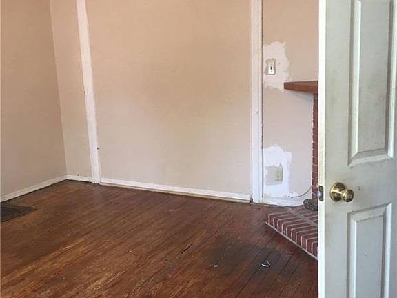 3rd image of 149-43 Roosevelt Ave #1