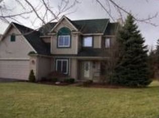 9620 Fairfax Dr, Pinckney, MI 48169