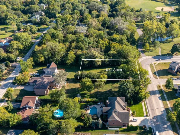 35 Plum Grove Rd, Roselle, IL 60172