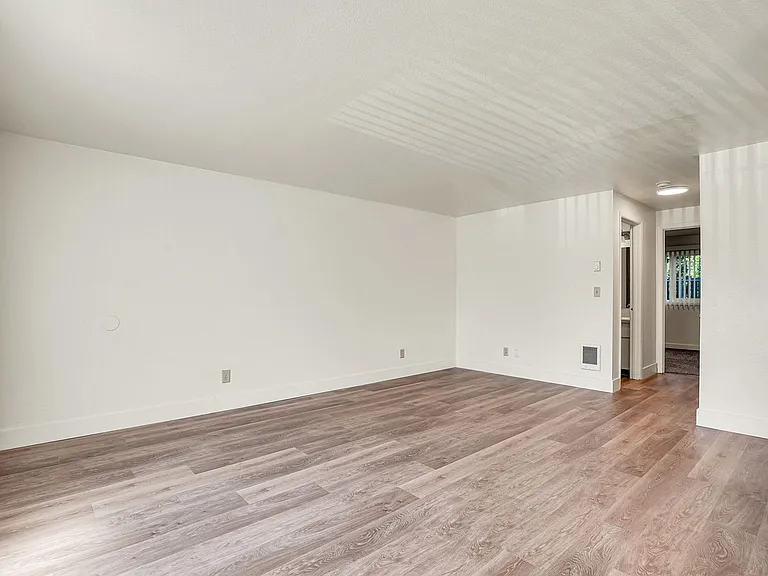 Garden Court Apts. — Photo 22