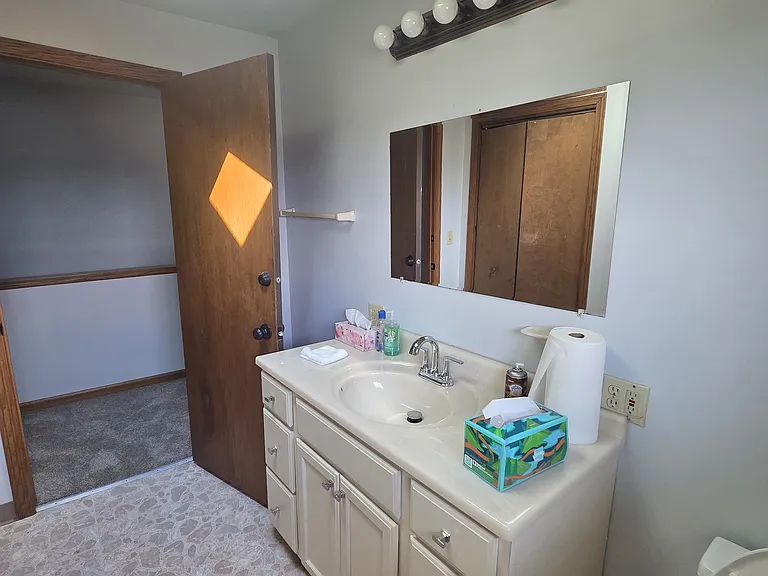2nd Floor Bathroom with Large Vanity & Storage