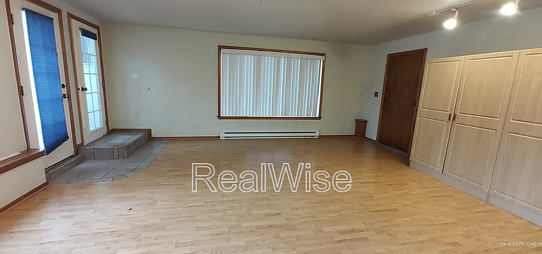 355 W Selmar Ct — Photo 24