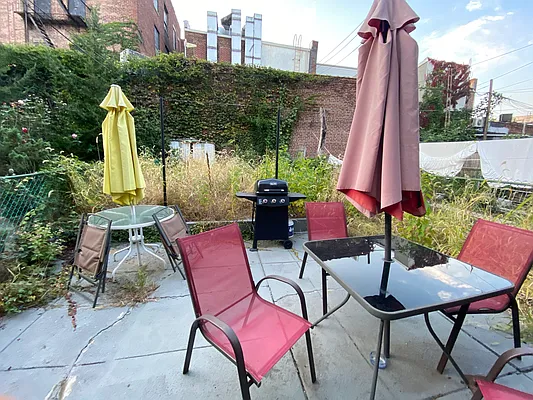 Rented by Amorelli Realty | media 3