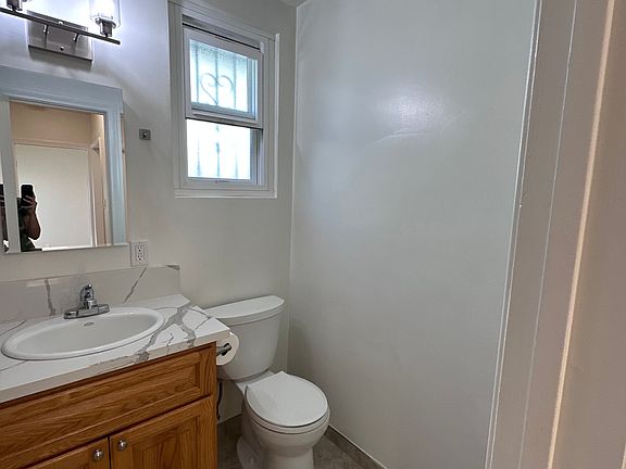 2nd image of 309 S Eucalyptus Ave