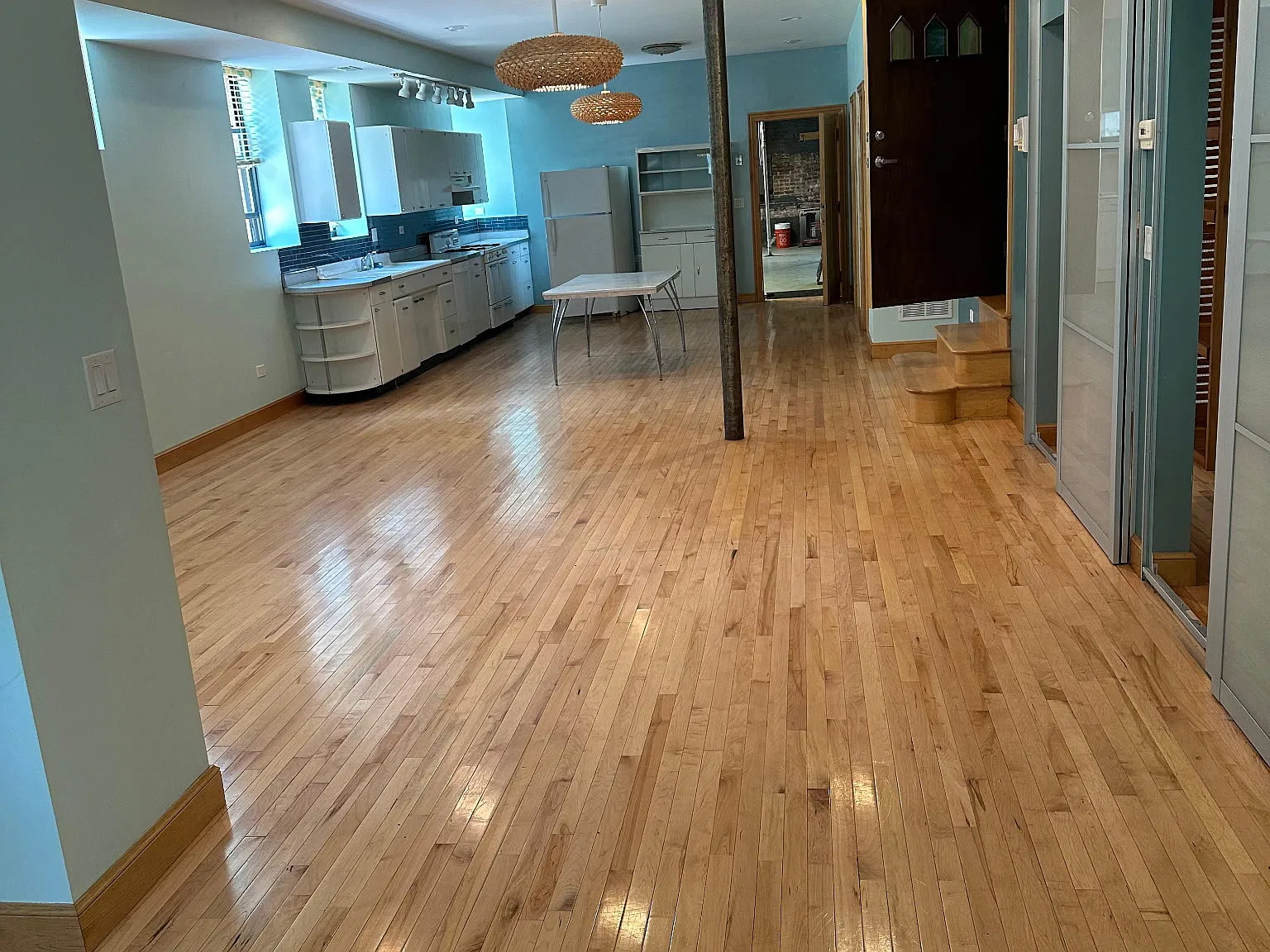 Studio, 1000 sqft, $1,700 — Photo 3