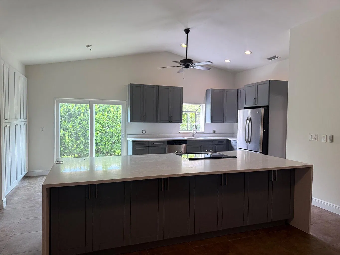 4 bed, 2100 sqft, $5,000 — Photo 3