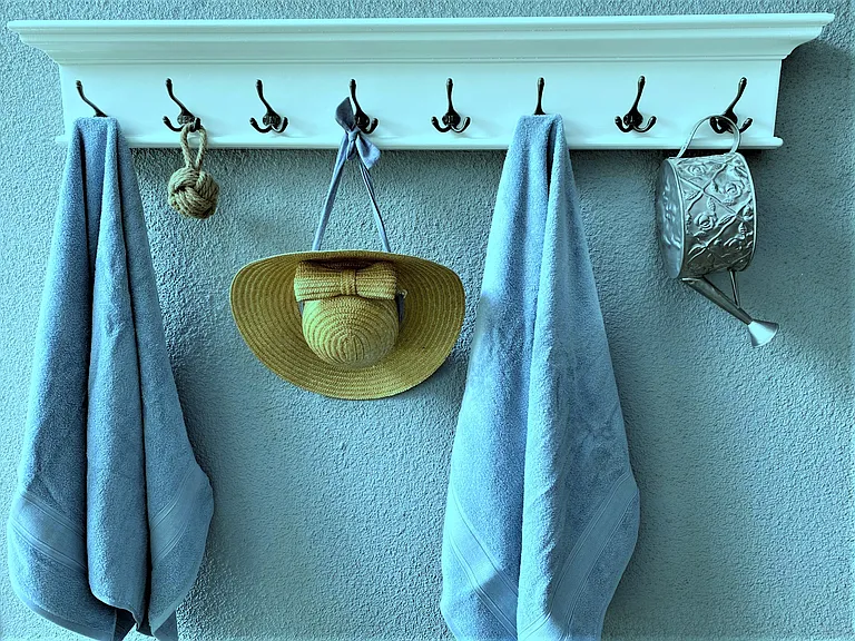 Exterior Side Yard 8 Hook Sea Angel Shelf for Damp Beach Towels & Swimsuits