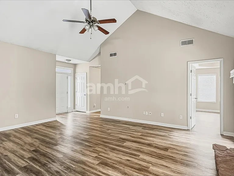 2535 Lakeview Trl — Photo 6