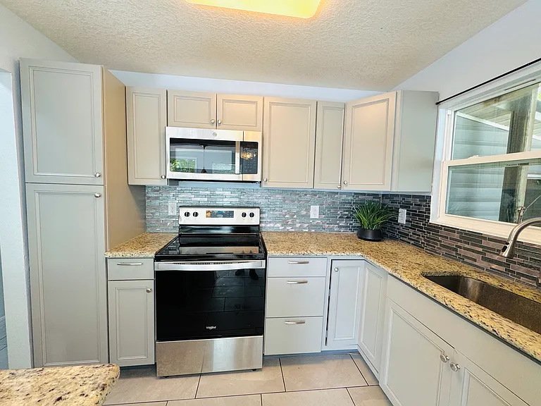 1683 Fricke Ave — Photo 4