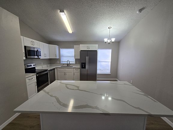 5th image of 17533 Silver Creek Ct