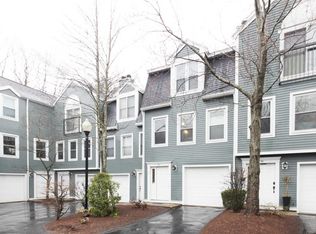 96 Anderer Ln APT 2, West Roxbury, MA 02132