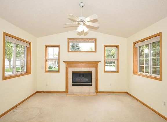 4th image of 8596 Stratford Ln N