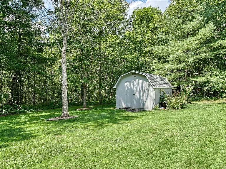 150 Pomeroy Dr — Photo 10