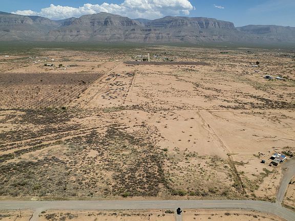 5th image of 13 Desert Sands Rd