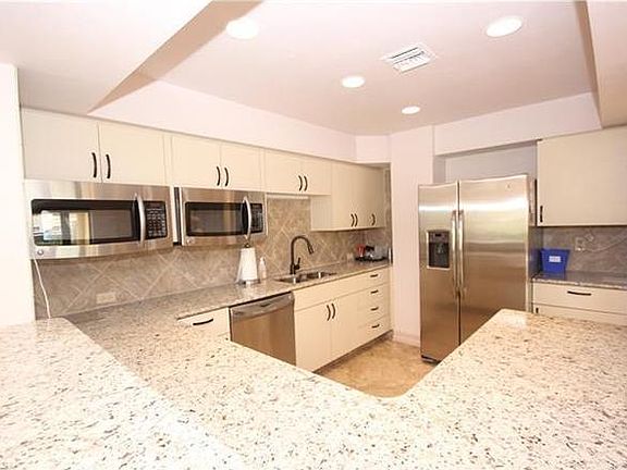 Clubhouse Kitchen