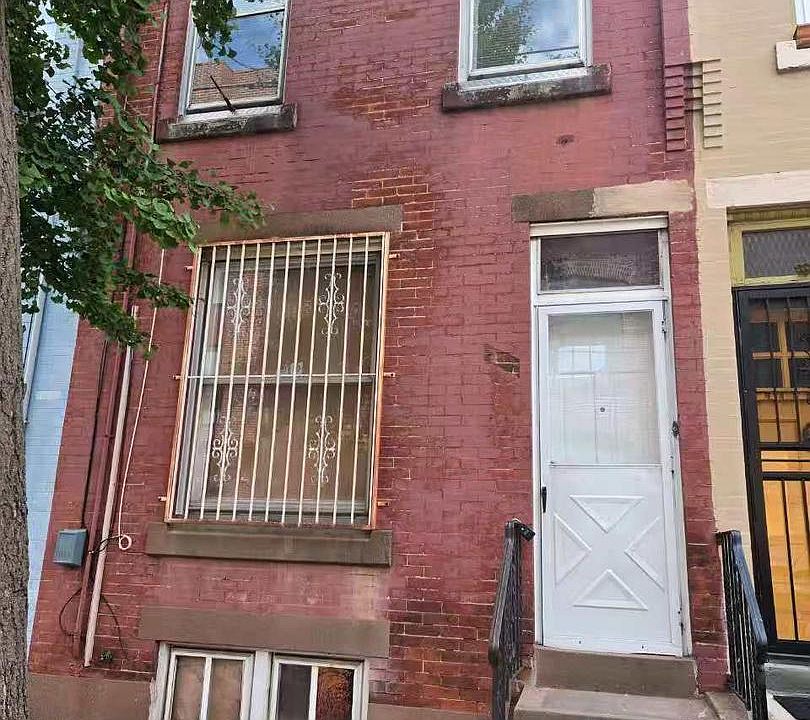 1st image of 1926 E Hazzard St
