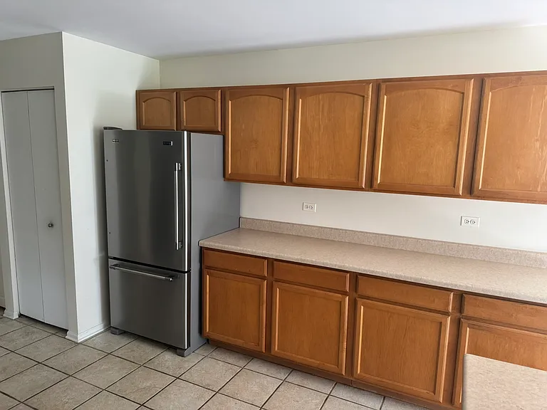 215 Dogwood Ct — Photo 4