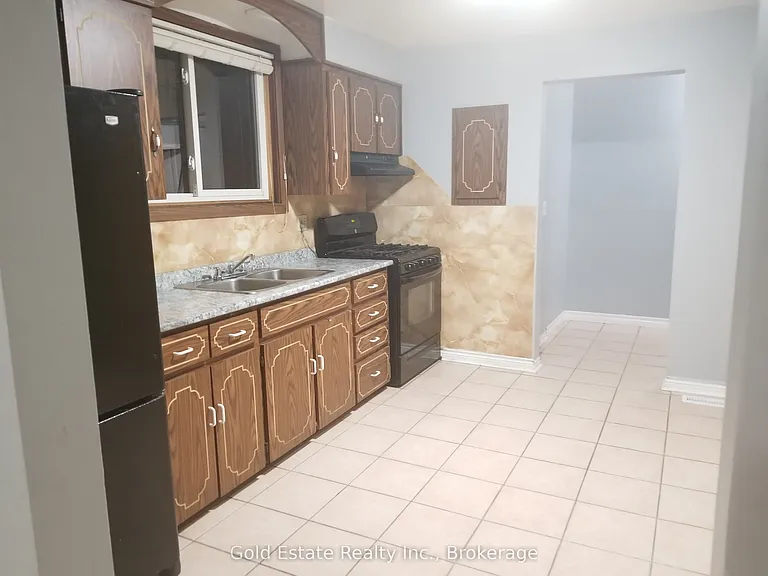 426 Langlois Ave #UPPER — Photo 11