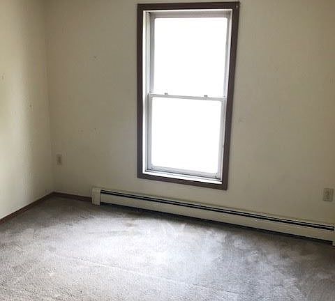 3rd image of 497 Howard Ave