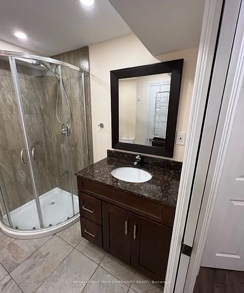 634 Galloway Cres — Photo 6