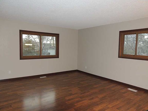 2nd image of 3941 Chamberlain Dr