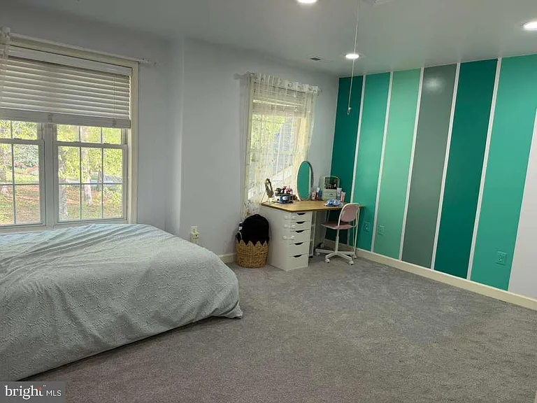 14 Hermitage Dr — Photo 5