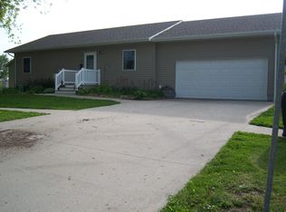 510 S Walnut St, Lenox, IA 50851