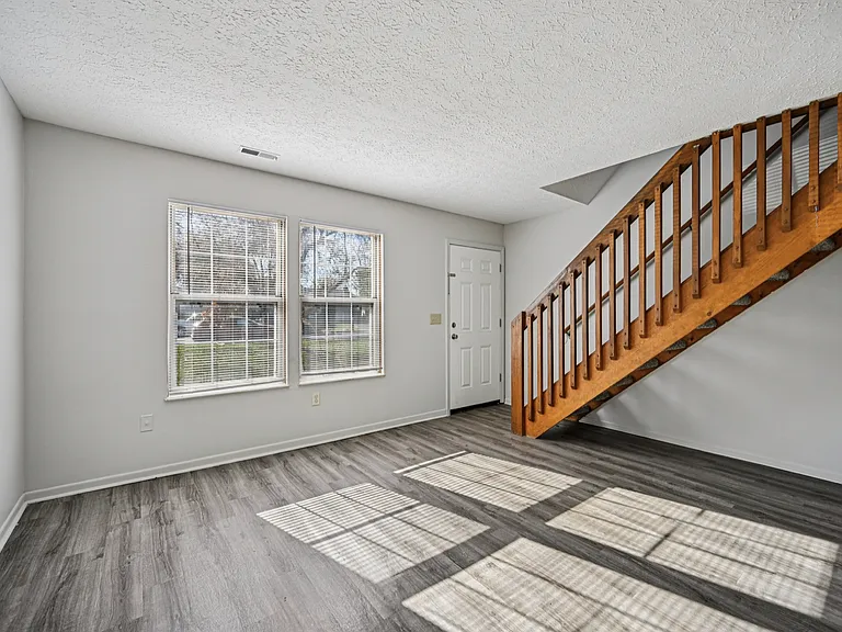 THE WILLOWS APARTMENT COMMUNITY — Photo 23