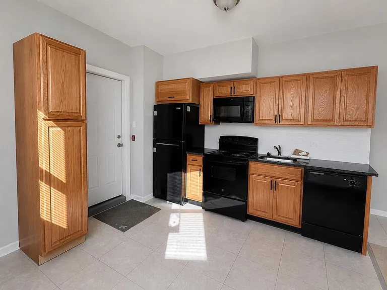 1009 W Main St — Photo 2