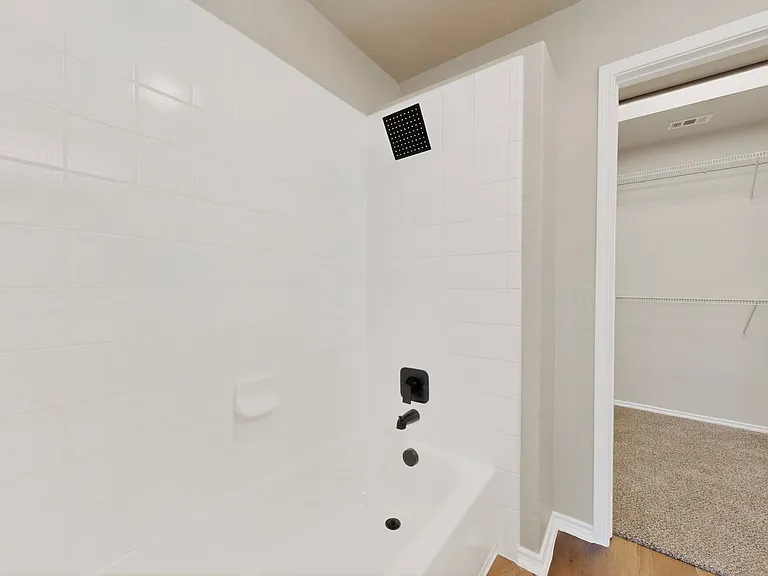 2614 Brighton Park — Photo 10