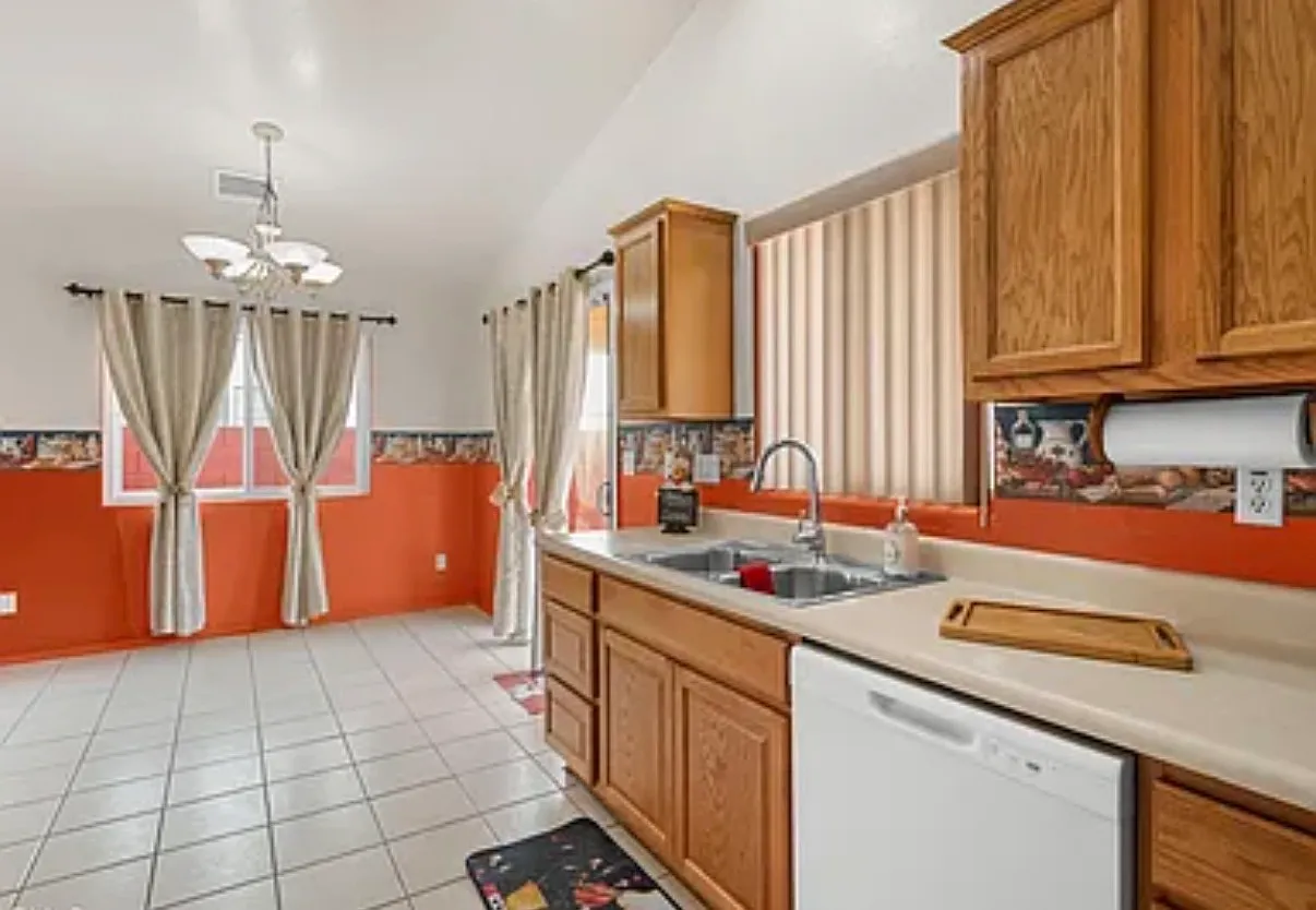 3 bed, 1238 sqft, $1,625 — Photo 2