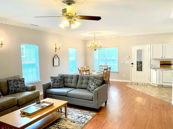 1012 Moreland Ave — Photo 4