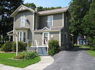 32 Church St, Poultney, VT 05764