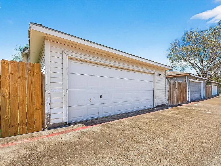 8617 Mapletwist St — Photo 41