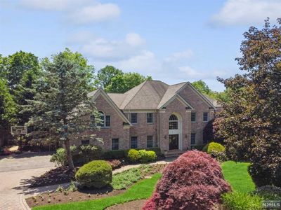 6 Mettowee Farms Ct, Upper Saddle River, NJ, 07458