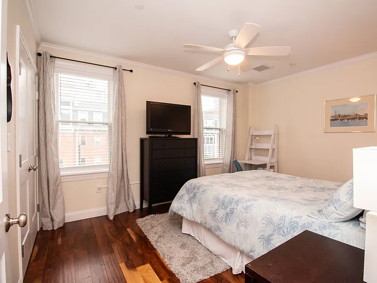 Tremont St — Photo 21