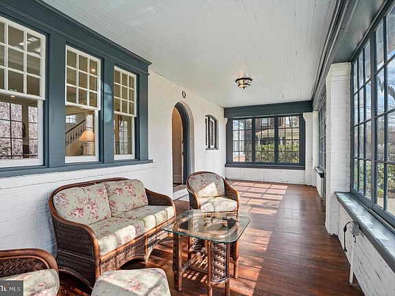 3rd image of 313 Berkeley Rd
