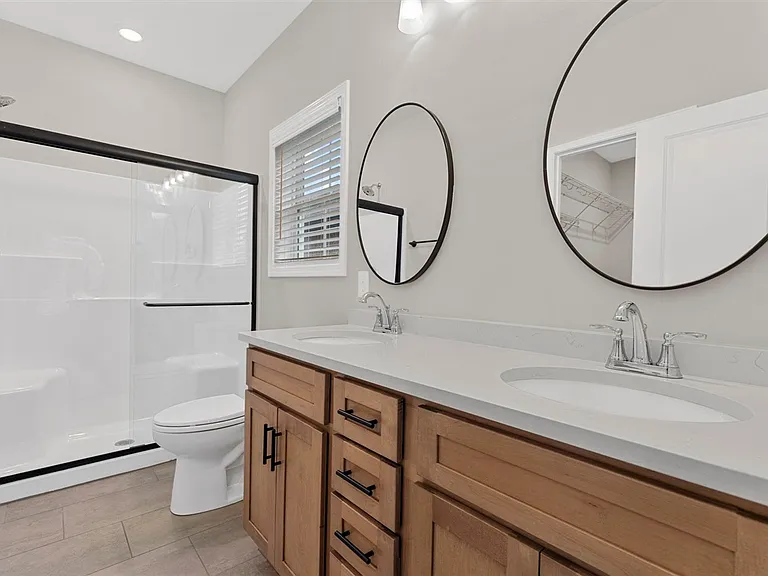 1156 Shallowford St — Photo 9