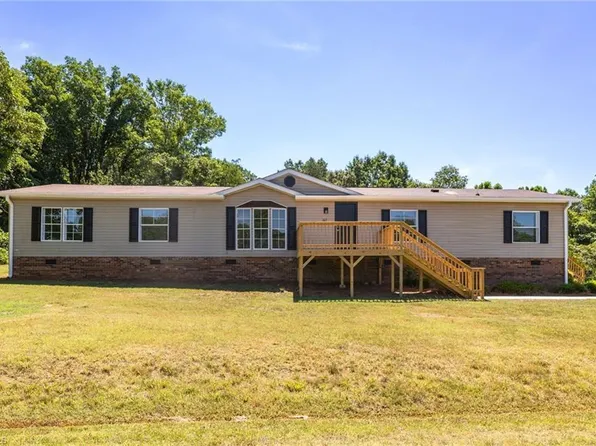 167 Garden Rd, Eden, NC 27288