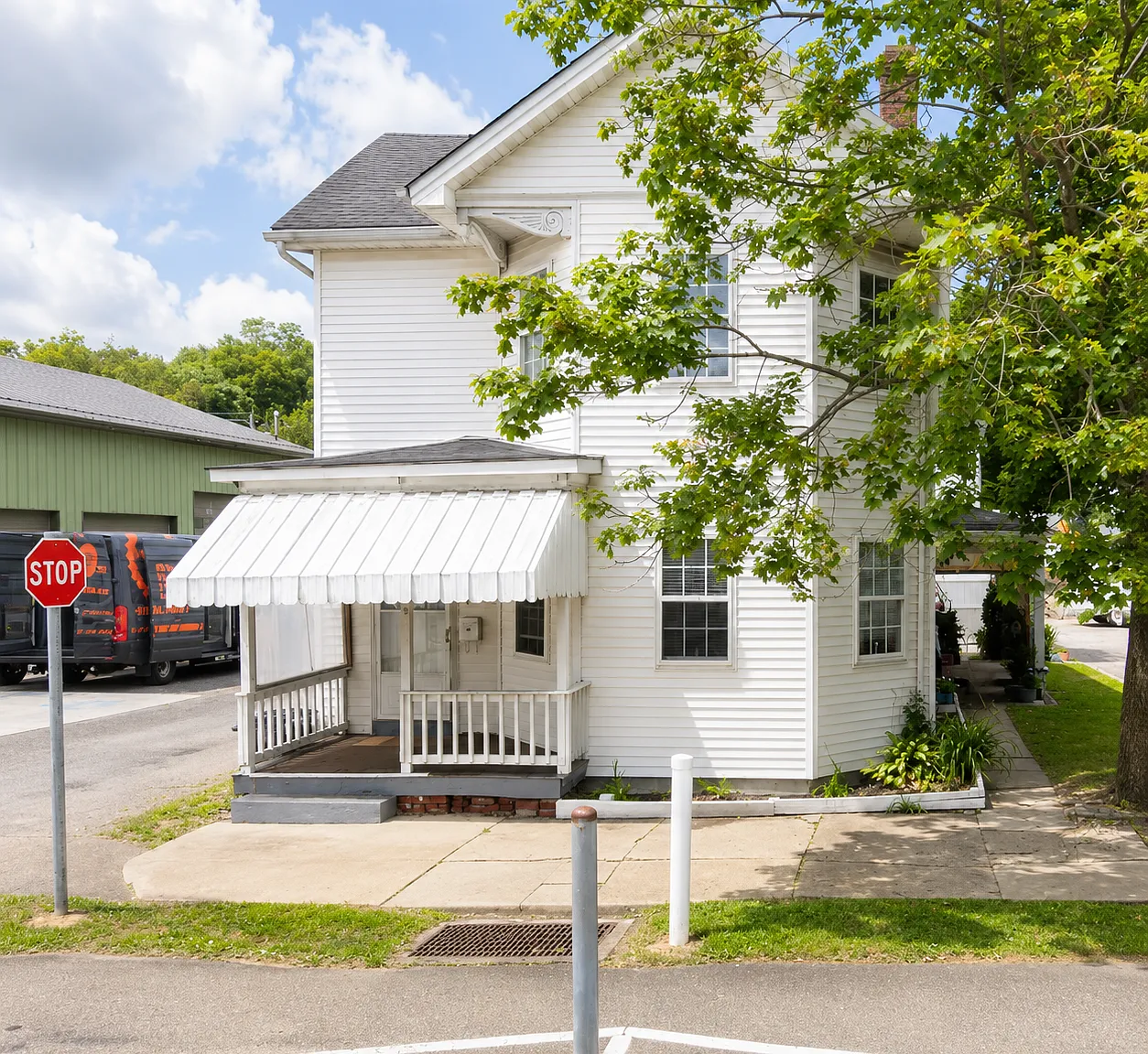 2 bed, 700 sqft, $845 — Photo 1