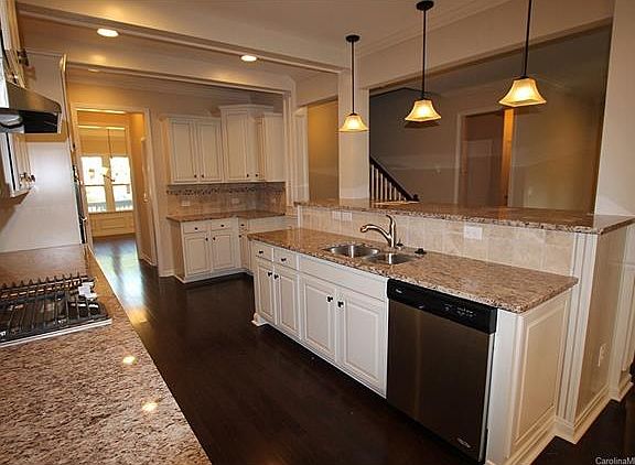 4th image of 8305 Aspen Ct #37