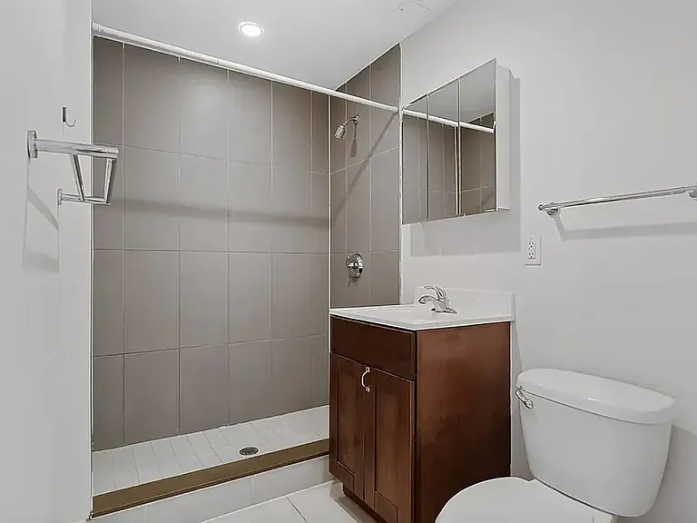 2147 2nd Ave #5D — Photo 11