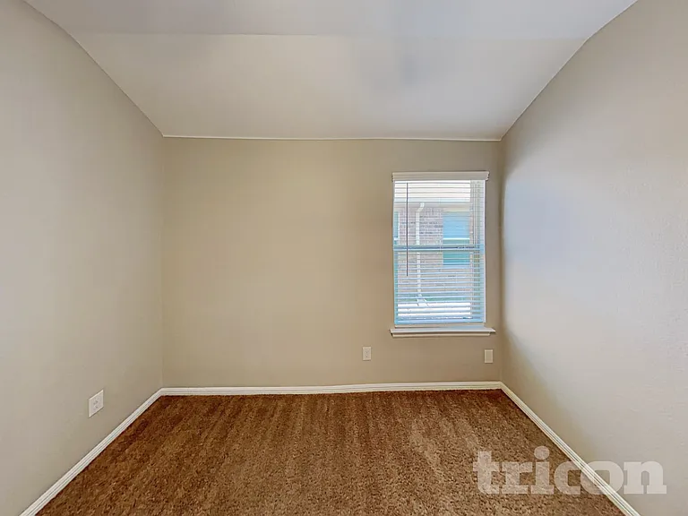 805 Walls Blvd — Photo 7