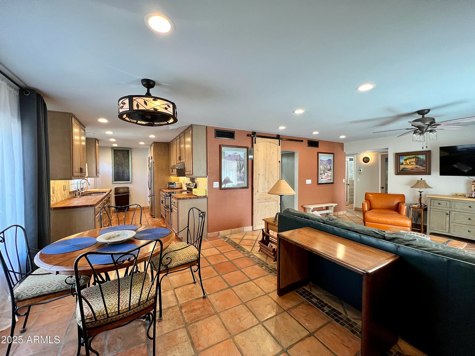 2 bed, 2.0 bath, 1140 sqft, $2,595 — Photo 2