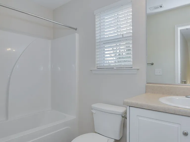 703 Sycamore Ct — Photo 25