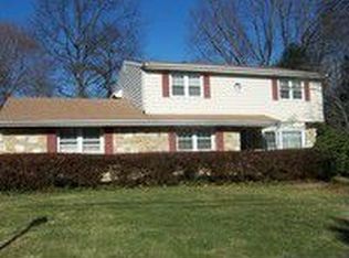 6 Upton Ln, Yardley, PA 19067