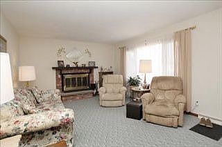 3rd image of 422 Cameo Ave