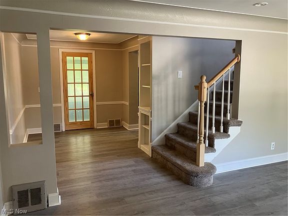 3rd image of 264 E 242nd St