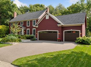 6687 Mulberry Cir E, Chanhassen, MN 55317