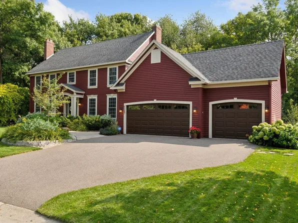 6687 Mulberry Cir E, Chanhassen, MN 55317